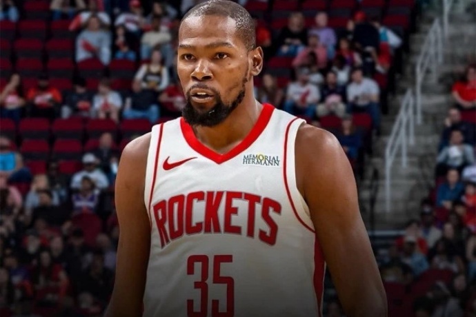 杜兰特重提FMVP刺痛勇士球迷，曾手滑贬库里、赞绿军